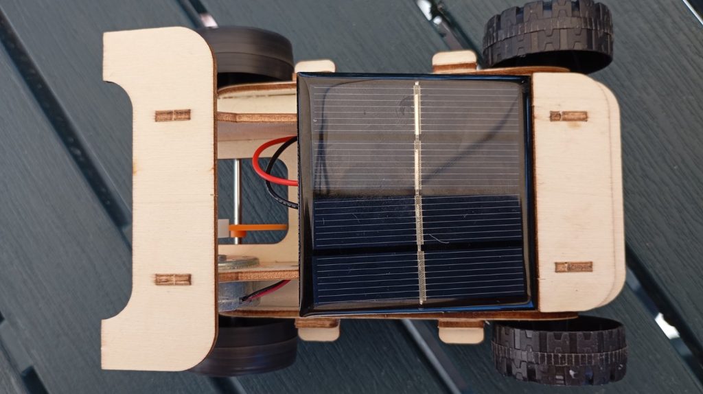 Solarni automobil